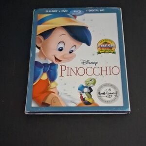 Disney Pinocchio Blu-ray DVD with Blue and Yellow Cover